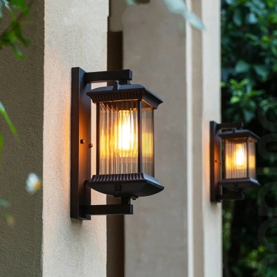 Rachael Outdoor Wall Lamp