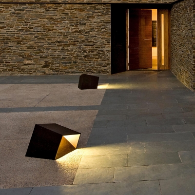 Livia LED Cube Garden Light