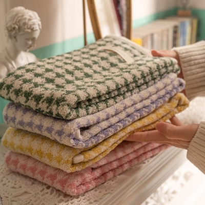 Classic Houndstooth Towel