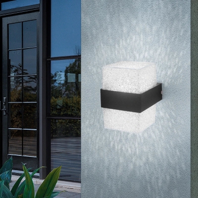 Éclat Outdoor Wall Light