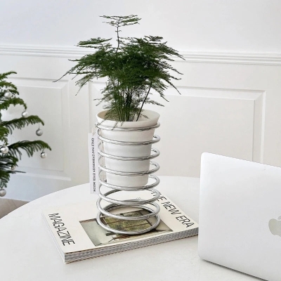 Zora Plant Pot