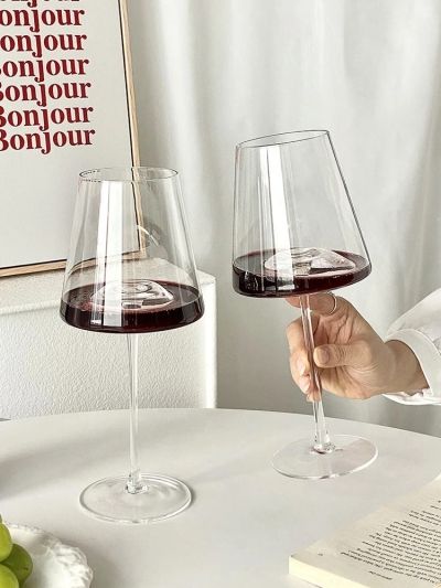 Coleen Wine Glass