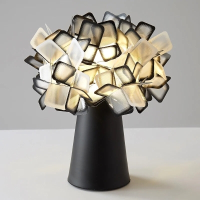 Giulia LED Light Flower Table Lamp