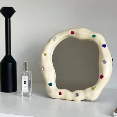 Kiera Mirror