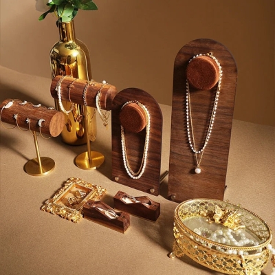 Gwayne Jewelry Display Stand